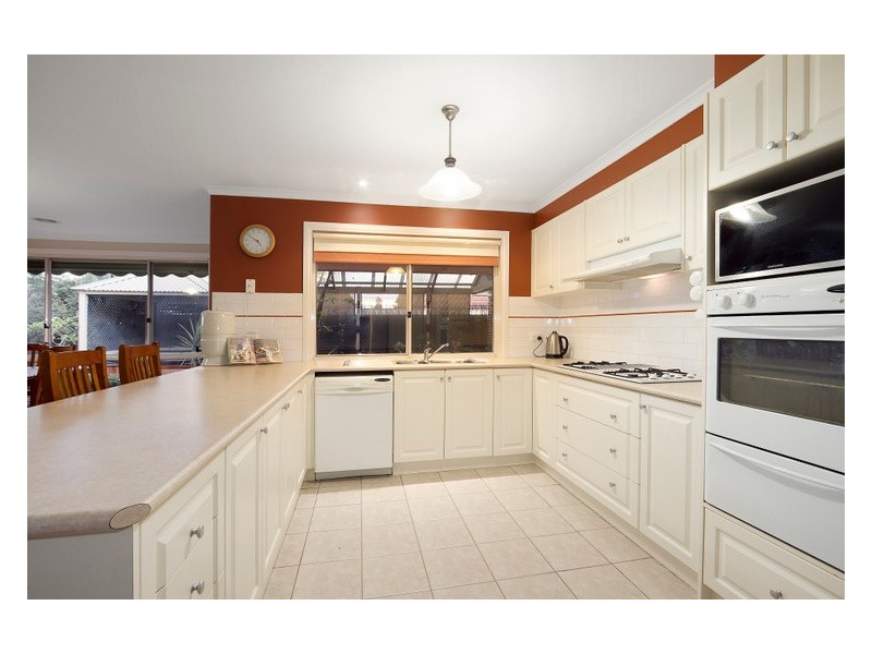 21 Parkwood Avenue, Narre Warren South VIC 3805