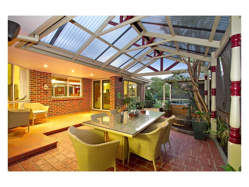 21 Parkwood Avenue, Narre Warren South VIC 3805