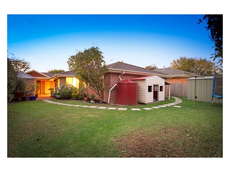 21 Parkwood Avenue, Narre Warren South VIC 3805
