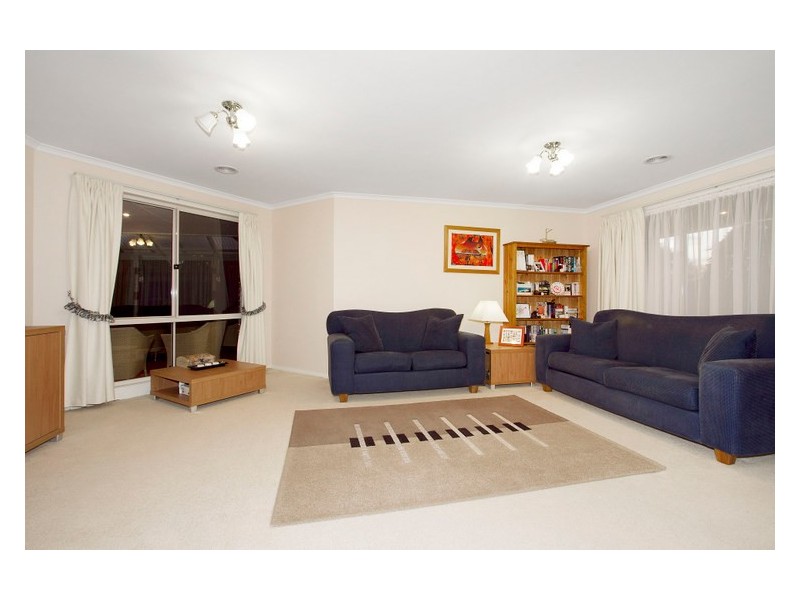 21 Parkwood Avenue, Narre Warren South VIC 3805