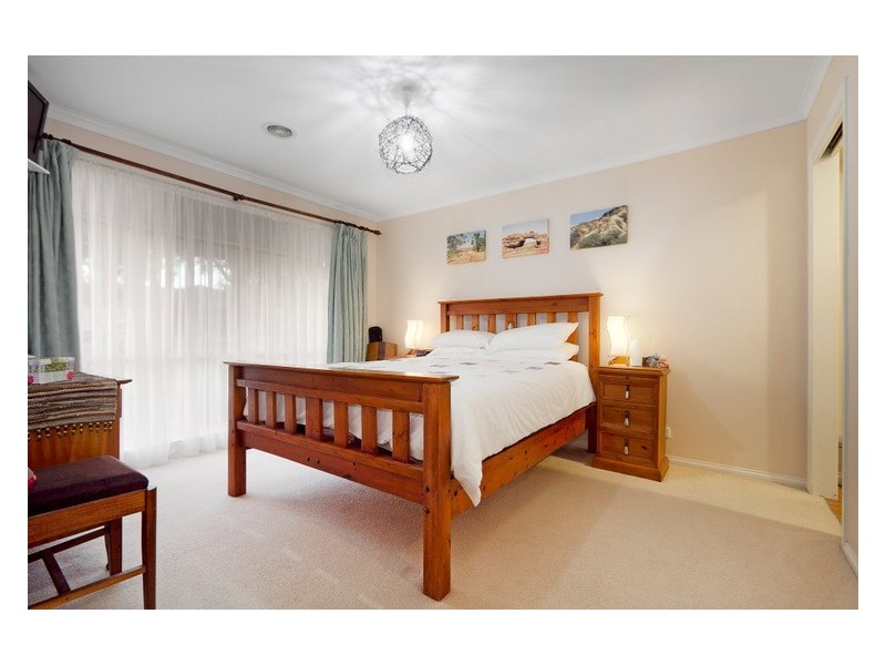 21 Parkwood Avenue, Narre Warren South VIC 3805