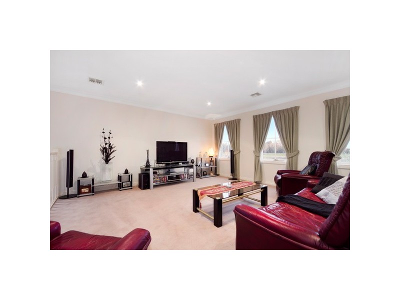 67 Ward Road, Berwick VIC 3806