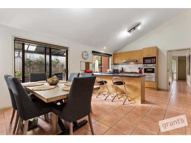 36 Allardice Parade, Berwick VIC 3806