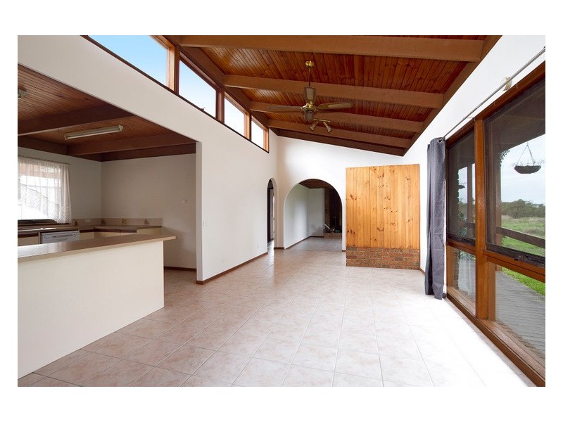 1275 North Road, Devon Meadows VIC 3977