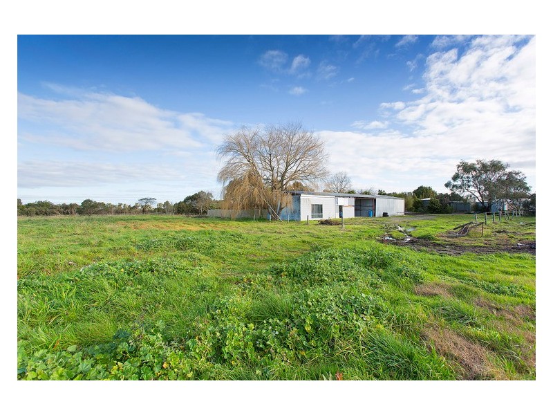 1275 North Road, Devon Meadows VIC 3977