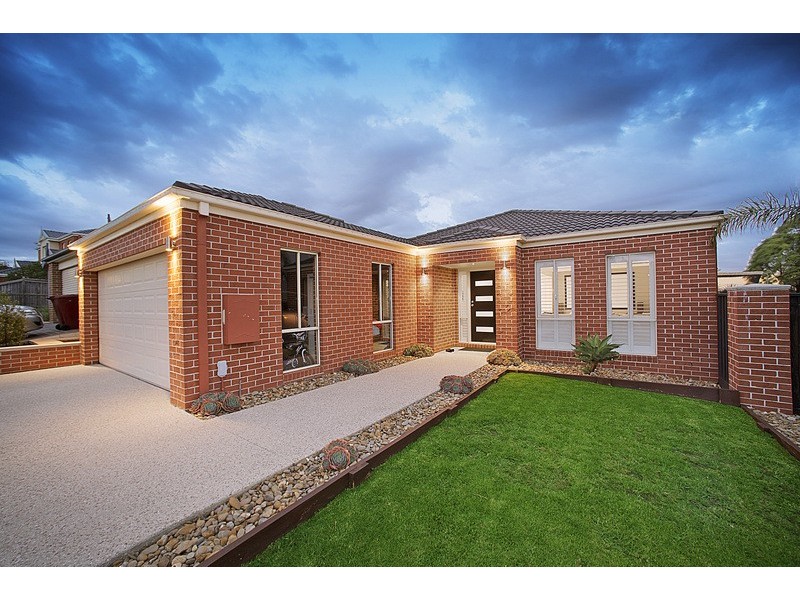 22 Nightingale Crescent, Berwick VIC 3806