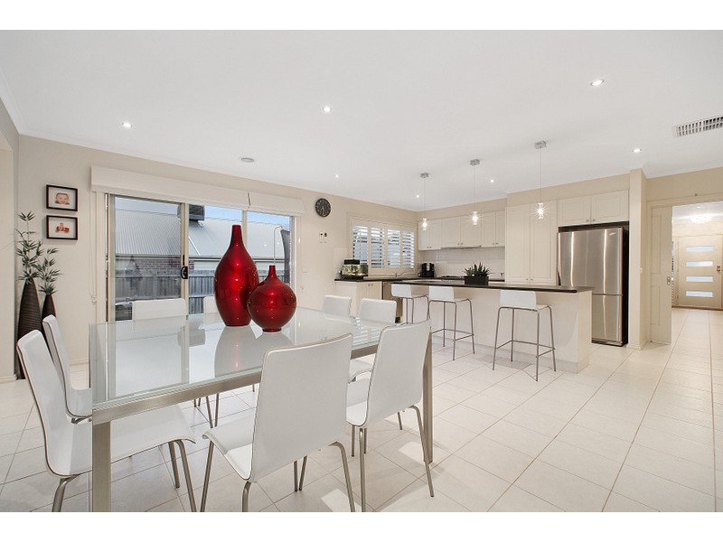 22 Nightingale Crescent, Berwick VIC 3806