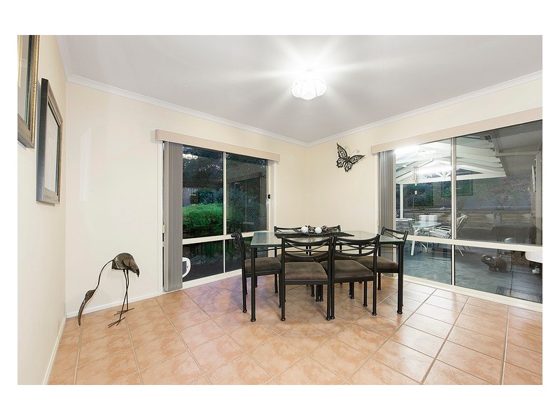 6 Barber Court, Berwick VIC 3806