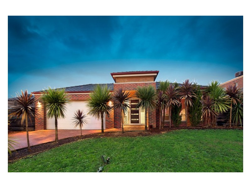 2 Pinecrest Court, Berwick VIC 3806