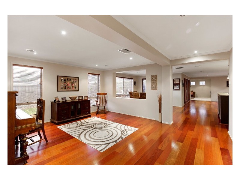 2 Pinecrest Court, Berwick VIC 3806