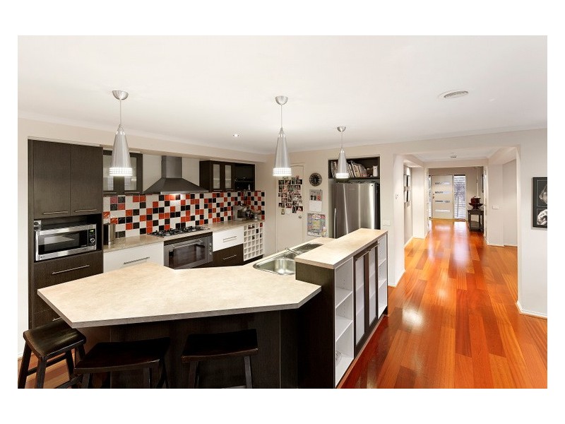 2 Pinecrest Court, Berwick VIC 3806