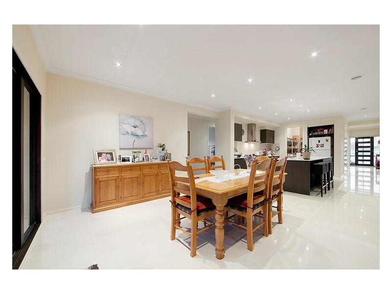 11 Madison Place, Officer VIC 3809