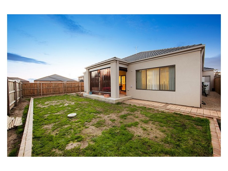 11 Madison Place, Officer VIC 3809