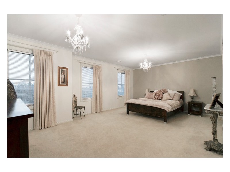 9 Petrel Place, Berwick VIC 3806