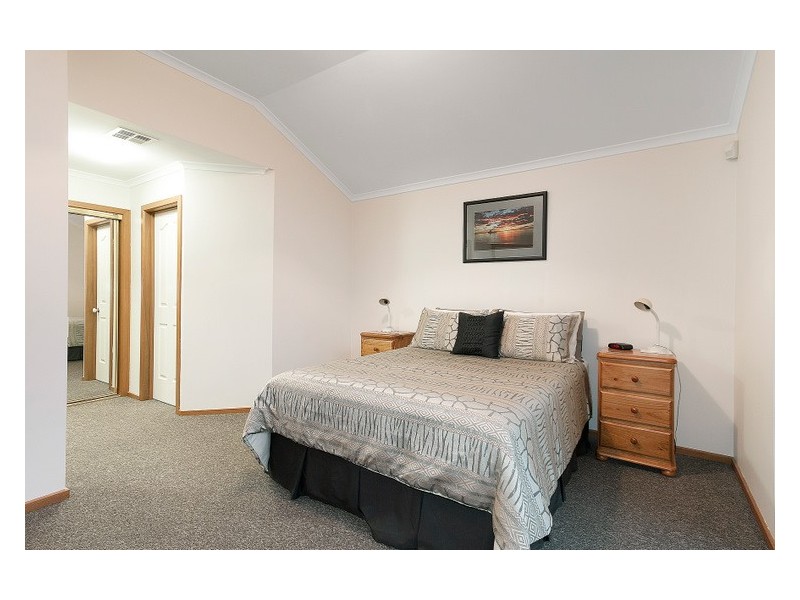 19 Dewsbury Court, Narre Warren South VIC 3805