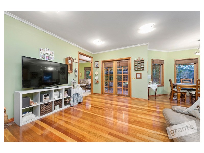71 Berwick Springs Promenade, Narre Warren South VIC 3805