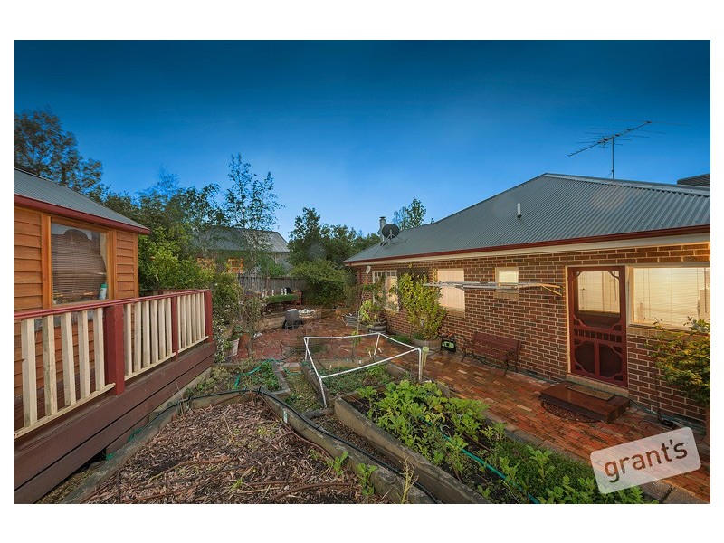 71 Berwick Springs Promenade, Narre Warren South VIC 3805
