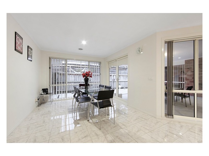 27 Hammerwood Green, Beaconsfield VIC 3807