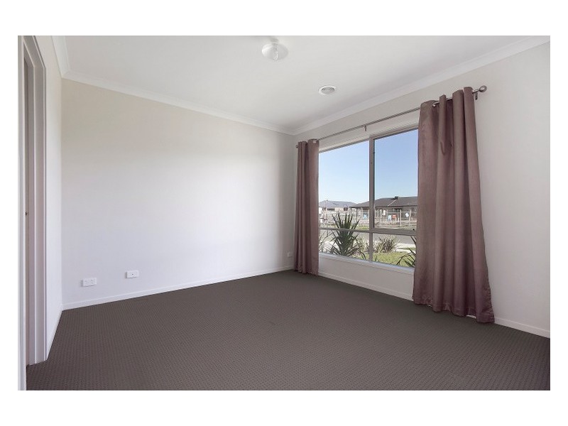 50 Evesham Street, Cranbourne North VIC 3977