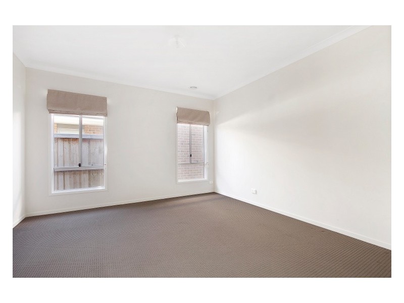 50 Evesham Street, Cranbourne North VIC 3977