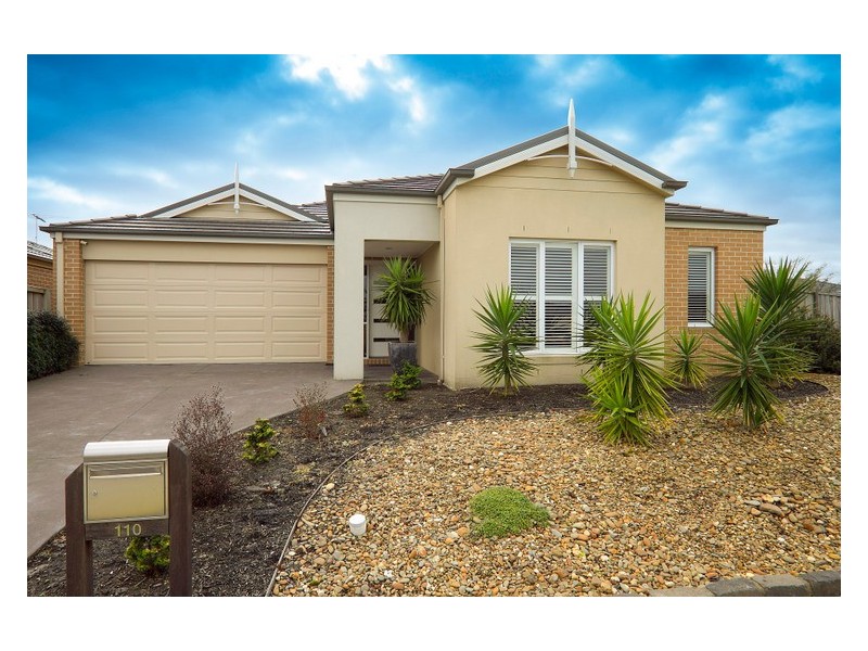 110 Skyline Way, Berwick VIC 3806