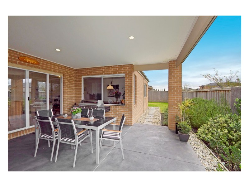 110 Skyline Way, Berwick VIC 3806
