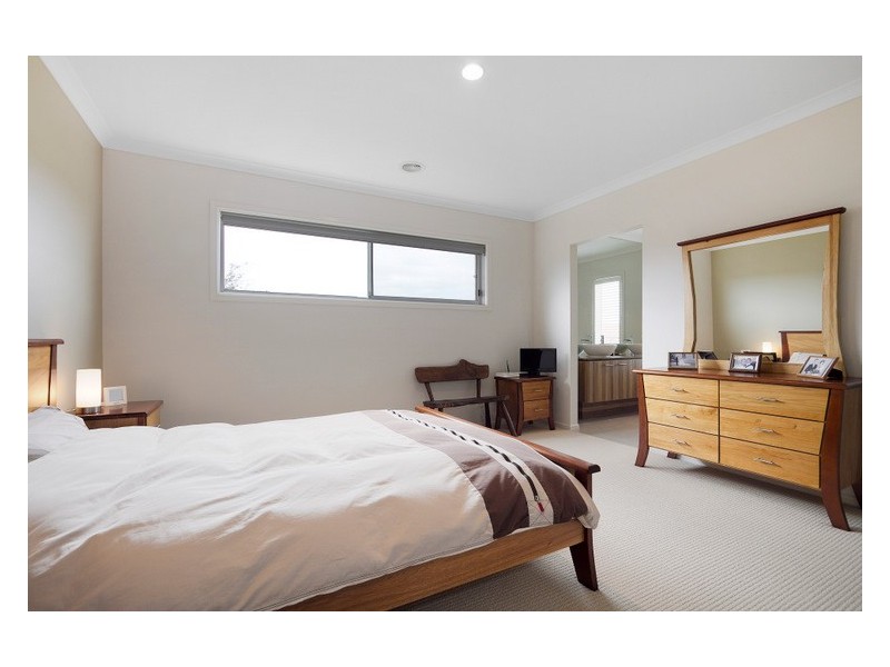 110 Skyline Way, Berwick VIC 3806