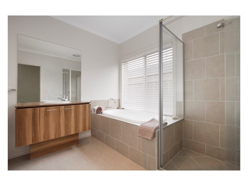 110 Skyline Way, Berwick VIC 3806