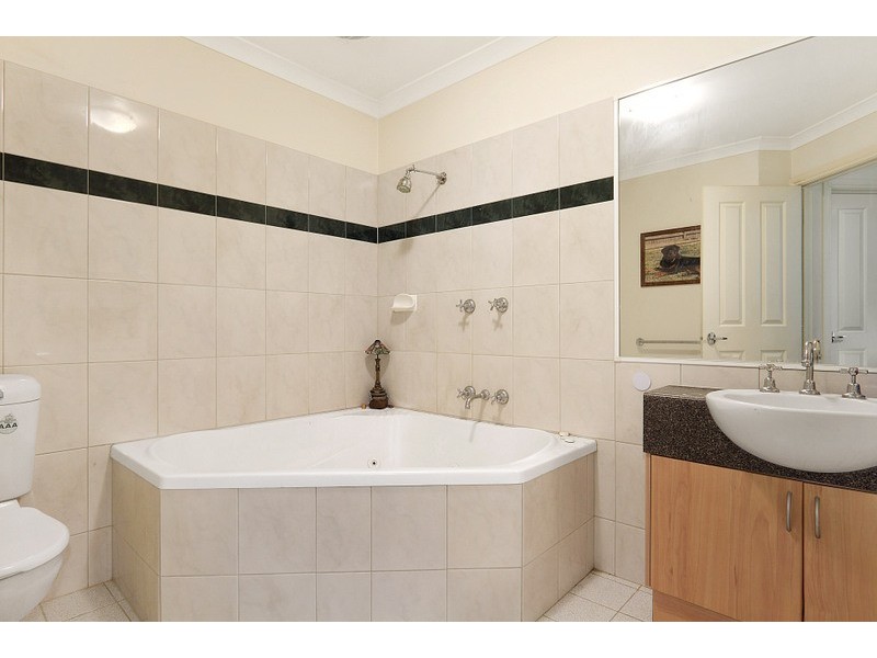 415 Centre Road, Berwick VIC 3806