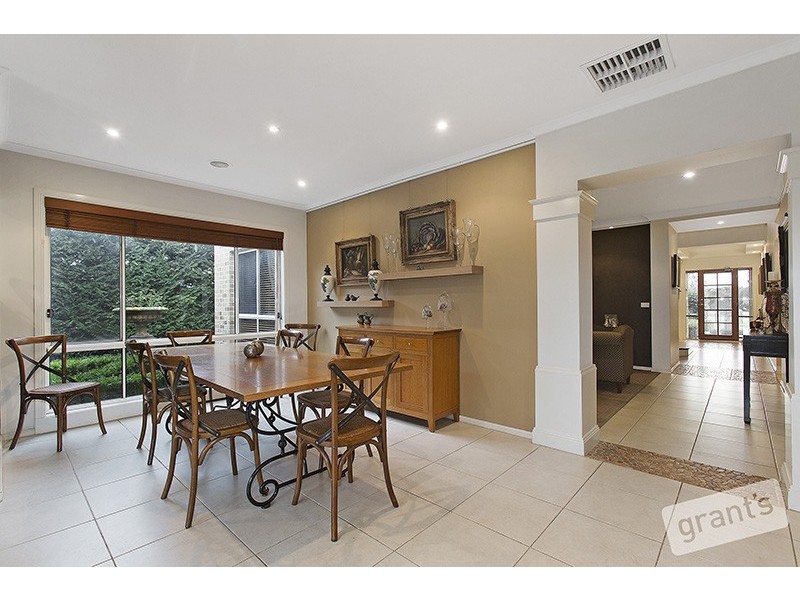 2 Glenmaggie Close, Berwick VIC 3806