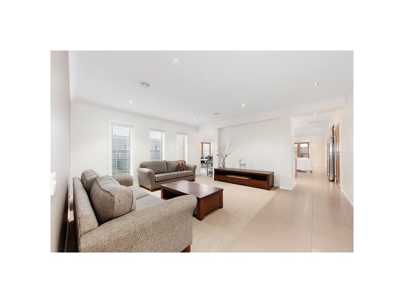 52 Montpelier Drive, Berwick VIC 3806