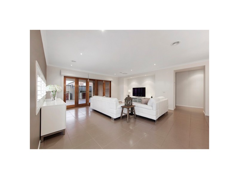 52 Montpelier Drive, Berwick VIC 3806