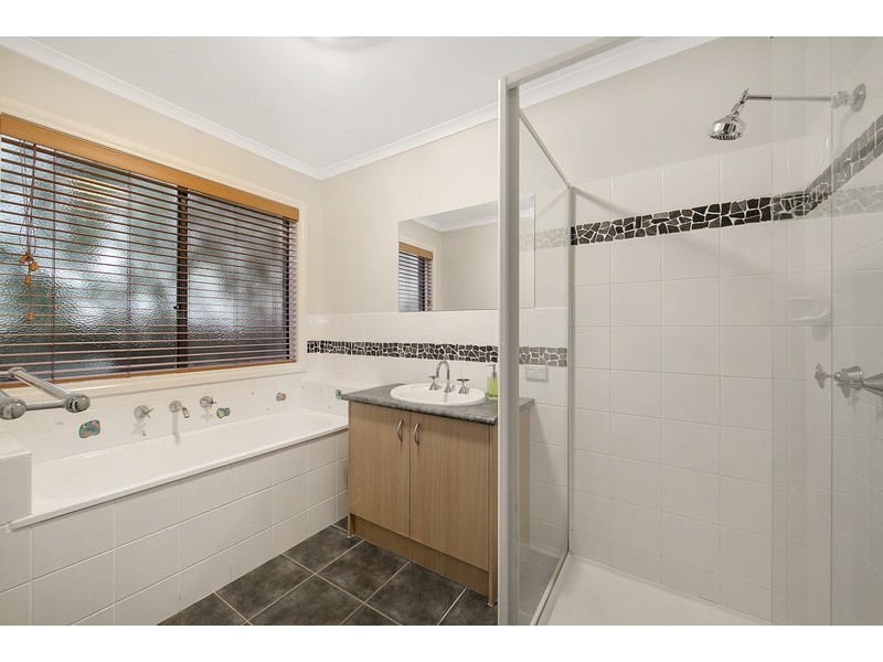 176 The Promenade, Narre Warren South VIC 3805