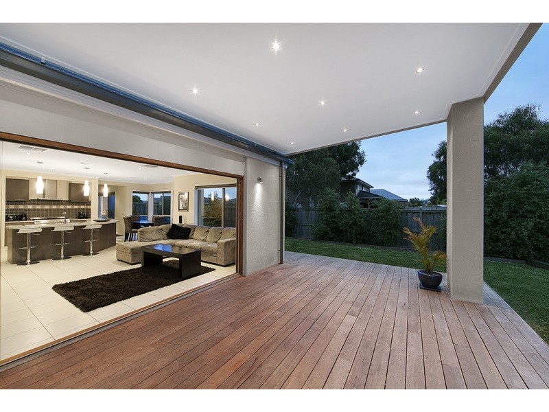 24 Jack William Way, Berwick VIC 3806