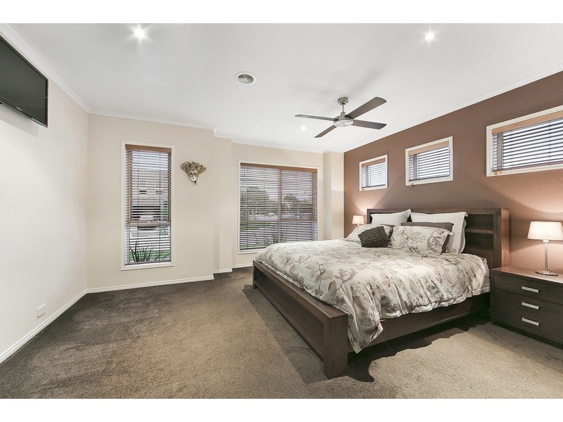 24 Jack William Way, Berwick VIC 3806