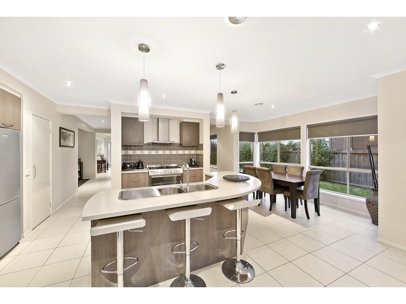 24 Jack William Way, Berwick VIC 3806