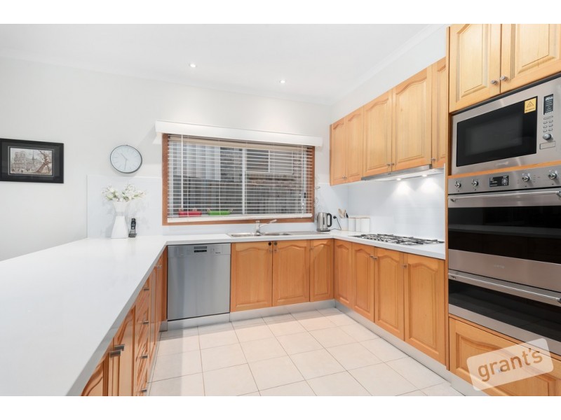 26 Grantham Crescent, Berwick VIC 3806