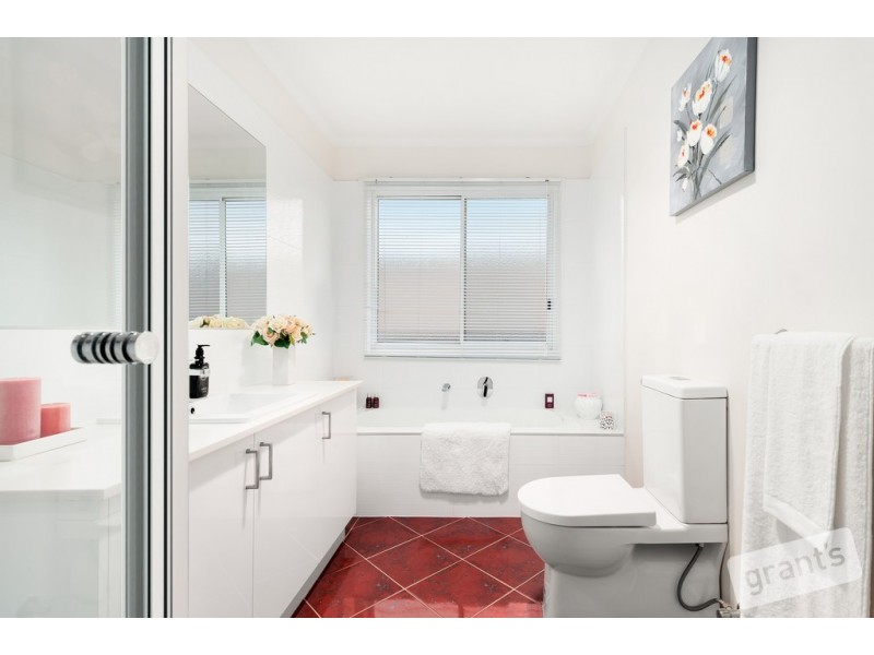 26 Grantham Crescent, Berwick VIC 3806