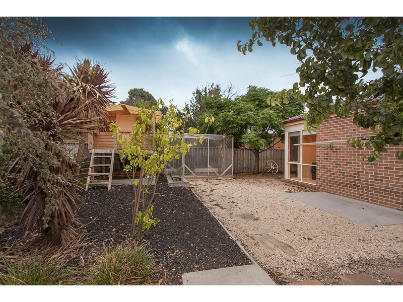 15 Springwater Crescent, Cranbourne VIC 3977