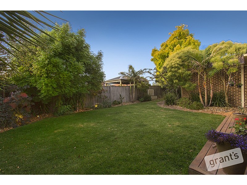 33 Ridgemont Drive, Berwick VIC 3806