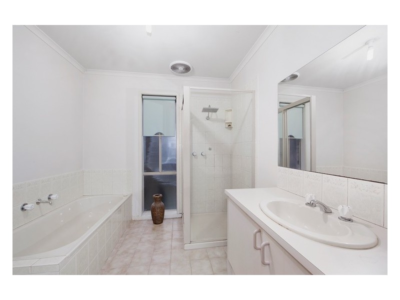 2/1 Jane Street, Berwick VIC 3806