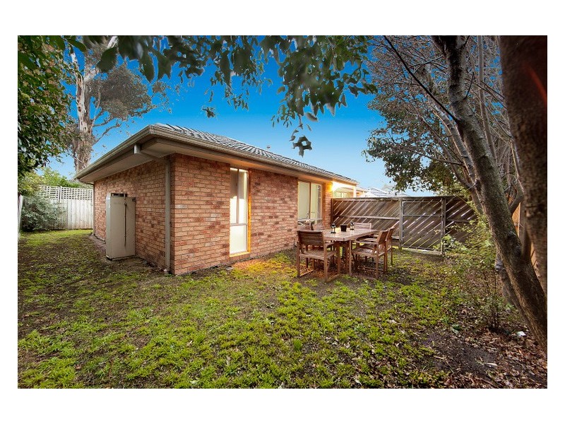 2/1 Jane Street, Berwick VIC 3806