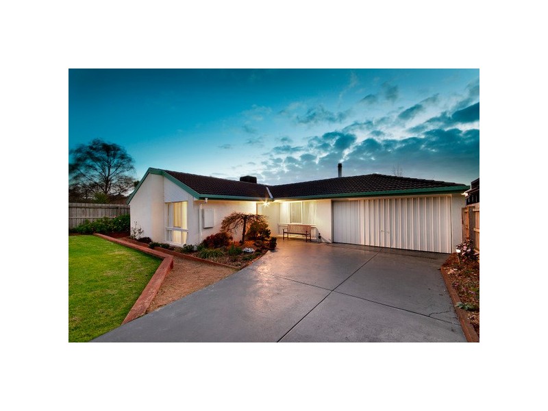 8 Bruce Court, Berwick VIC 3806