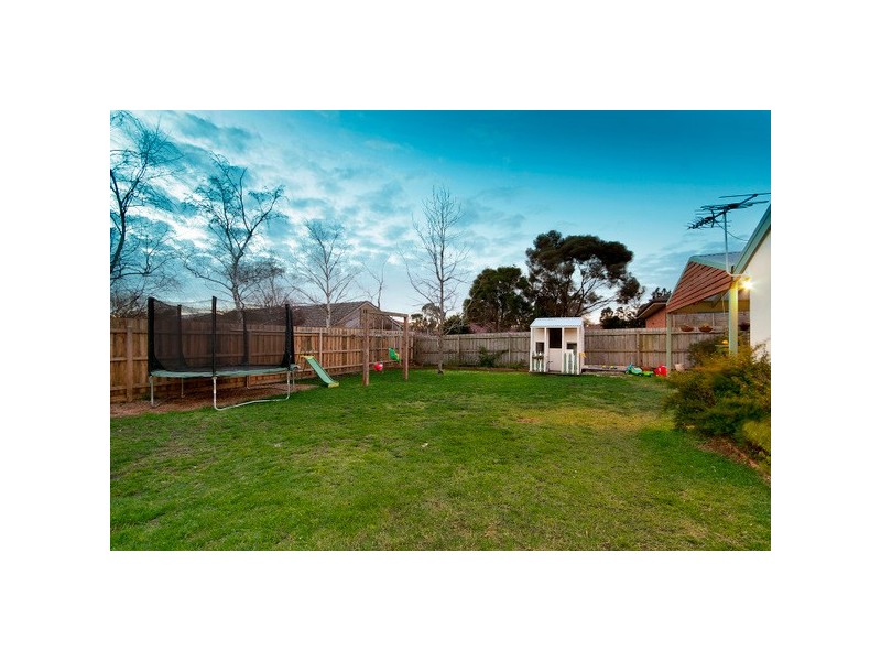 8 Bruce Court, Berwick VIC 3806