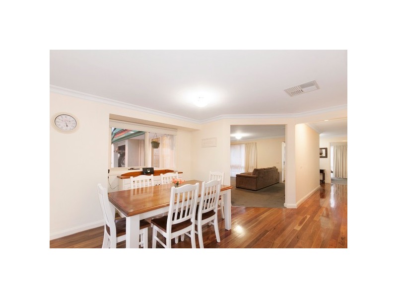 8 Bruce Court, Berwick VIC 3806