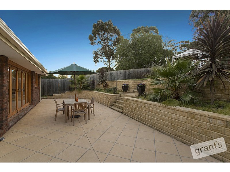 22 Outlook Drive, Berwick VIC 3806