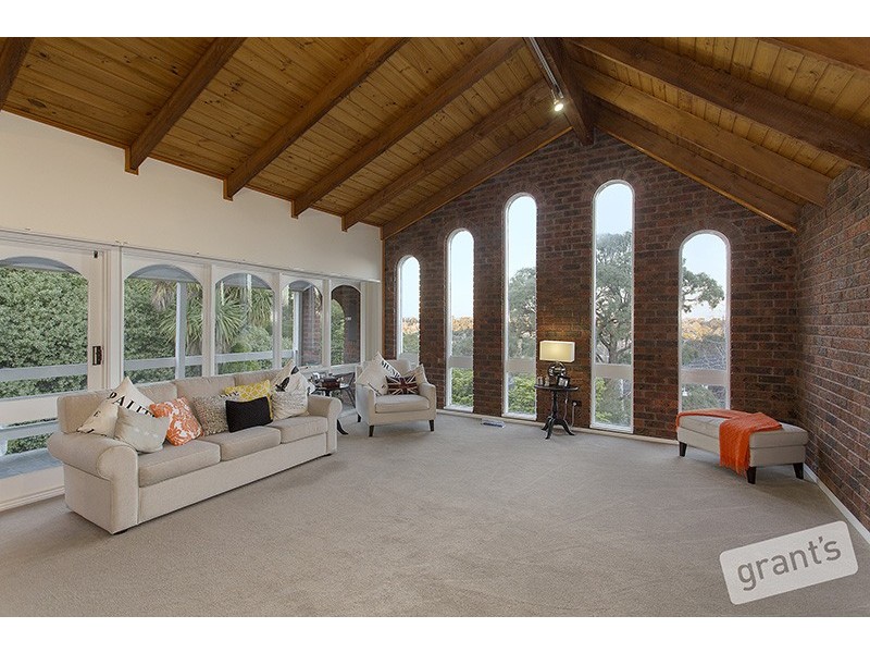 22 Outlook Drive, Berwick VIC 3806