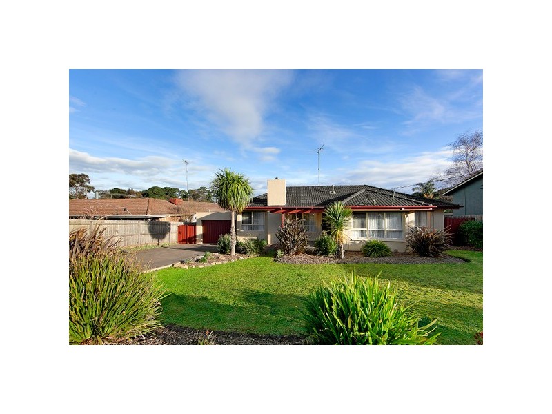 5 Queens Court, Berwick VIC 3806