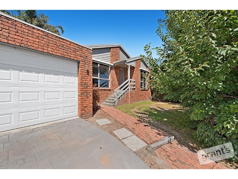 22 Coowarra Way, Berwick VIC 3806