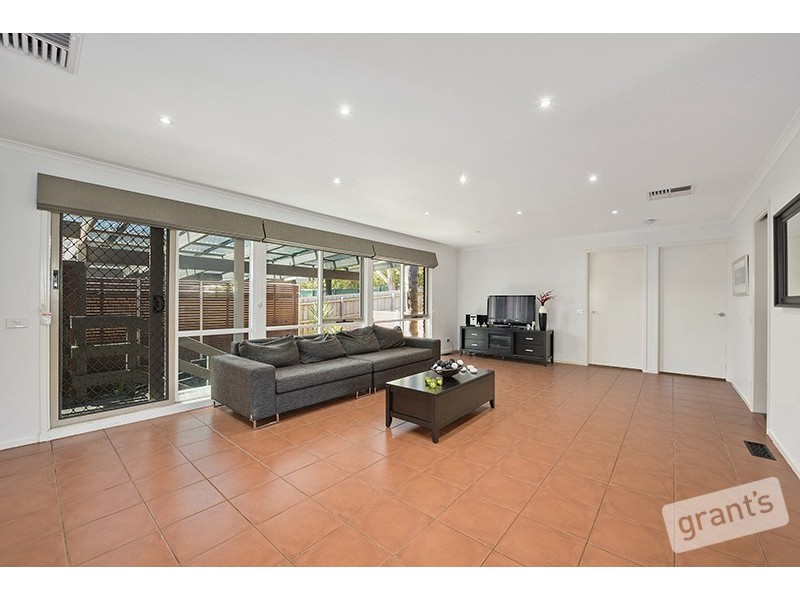 22 Coowarra Way, Berwick VIC 3806
